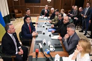 انطلاق المحادثات الأميركية-الأوكرانية في فلوريدا لبحث خطة إنهاء الحرب