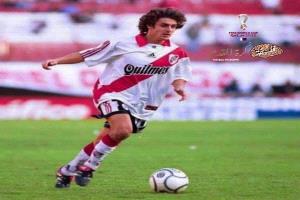 يحكى أنه كان في بلاد مارادونا رجل كان يمارس مهنة الطب قبل أن يتجه لكرة القدم