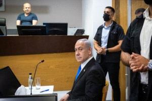 نتنياهو يبرر: العديد من المسؤولين الآخرين حصلوا على هدايا ثمينة أيض