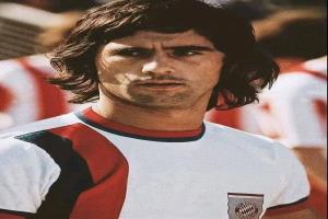 يملك سجل حافل  كافضل معدل تهديفي في البونديسليغا وكأس ألمانيا ودوري أبطال اوروبا ومنتخب ألمانيا