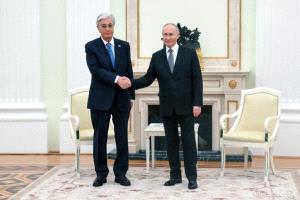 بوتين وتوكايف يبحثان في الكرملين تعزيز الشراكة الاستراتيجية بين روسيا وكازاخستان