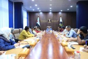 اجتماعية الانتقالي تدعو إلى تعزيز برامج الرعاية لأسر الشهداء