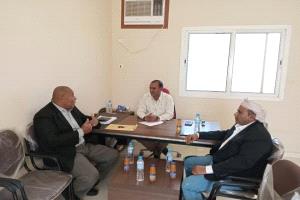 رئيس نيابة سقطرى يناقش مع مدير الميناء ومدير الجمارك تعزيز التنسيق المشترك
