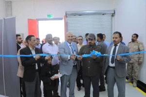 محافظ حضرموت يفتتح مخازن الأدوية واللقاحات بوادي وصحراء المحافظة
