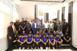 محافظ حضرموت يستقبل بعثة نادي التضامن ويشيد بمشاركتهم المشرفة في كأس الخليج للأندية
