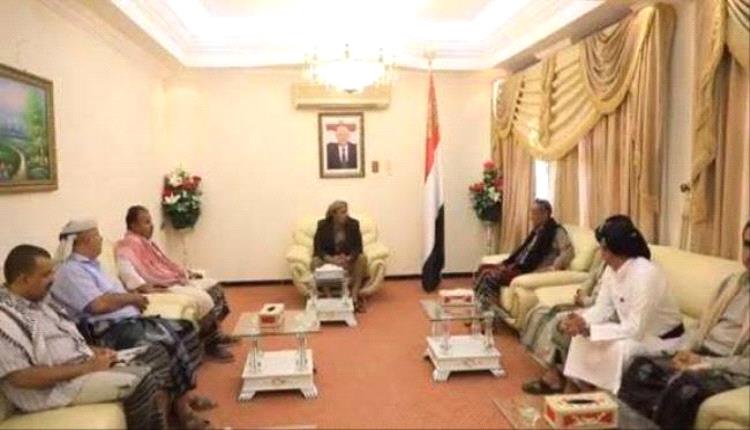 محافظ حضرموت يناقش الأوضاع الخدمية والأمنية بالمحافظة


