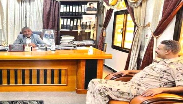 رئيس عمليات اللواء الثاني دفاع شبوة يتفقد مكتب تأمينات المحافظة
