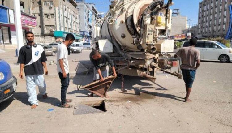 تنفيذ حملة ميدانية لتنظيف شبكات الصرف الصحي في المنصورة
