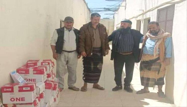 انتقالي لبعوس يرفد إدارة مكتب التربية والتعليم بالمديرية كتبًا مدرسية
