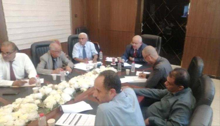 الوزير الوالي يترأس اجتماع لمدراء مكاتب المؤسسة العامة للتامينات الاجتماعية في المحافظات عبر برنامح الزوم
