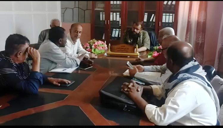 الوكيل د. علي الجنيدي يناقش مع السلطة المحلية بزنجبار تنمية وتطوير آليات تحصيل الموارد