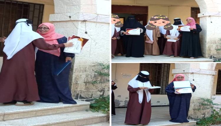 طالبات إذاعة "ثاني علمي" يكرمّن قيادات ومعلمات المدرسة