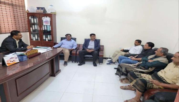 فريق الرقابة يتابع سير العمل في مكتب الصناعة بمحافظة شبوة