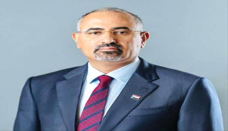 الرئيس الزُبيدي يُعزّي خادم الحرمين الشريفين في وفاة الأمير خالد ..