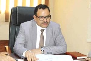 الوزير السقطري يعزي مدير زراعة ساحل حضرموت بوفاة نجله ويدين العملية الإجرامية
