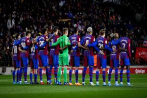 برشلونة يعلن إصابة ليفاندوفسكي في الفخذ