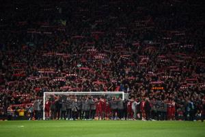 جماهير ليفربول تهاجم سلوت وتطالب بعودة كلوب