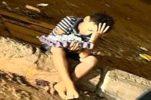 من هنا يبدأ سقوط الدول ، من طفل يبيع البيض في منتصف الليل، على رصيف، يندب حظه، ويبكي واقعه...!!
