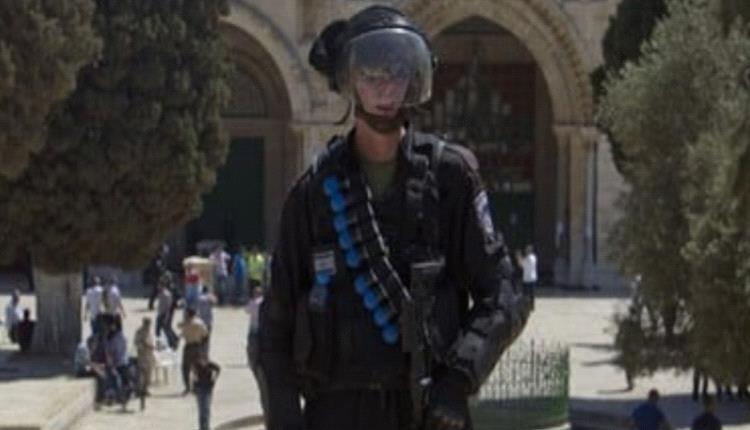 عشرات المستوطنين يقتحمون باحات المسجد الأقصى بحماية شرطة الاحتلال