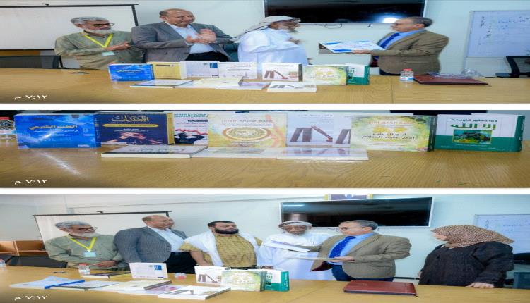 جامعة عدن تكرم الدكتور فضل اليماني وتمنحه شهادة تقديرية