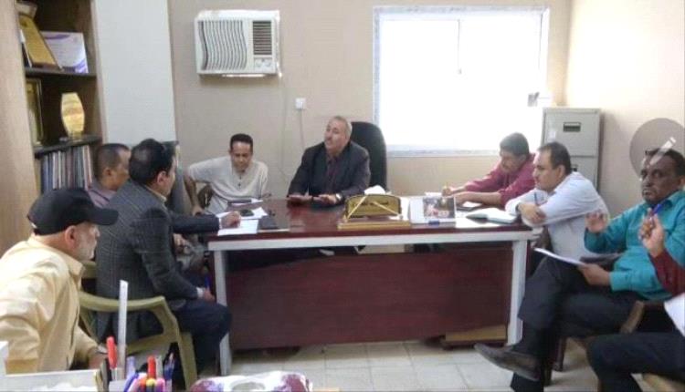فريق التوجيه الرئاسي يطلع على جهود مكتب التجارة والصناعة في لحج
