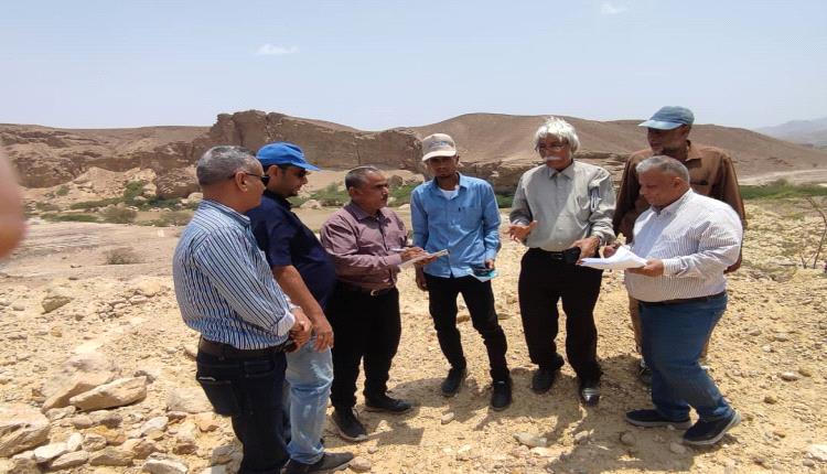 بتكليف من الوزير السقطري 

فريق مشترك من وزارتي الزراعة والأسماك والمياة والبيئة وزراعة حضرموت ومنظمة 