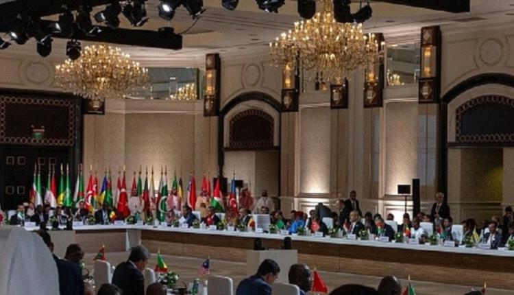 وزير خارجية إيران: جئت إلى الدوحة برسالة واضحة
