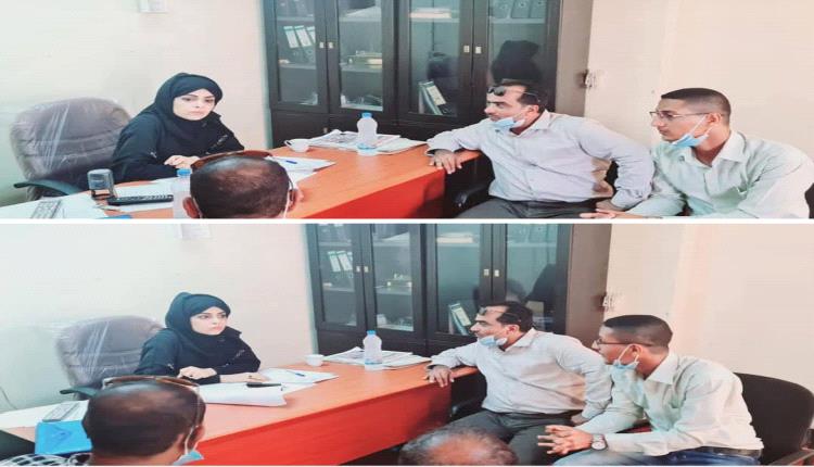 " مدير مكتب الاعلام بعدن تلتقي بمكتبها صباح اليوم بمأمور مديرية خورمكسر  "