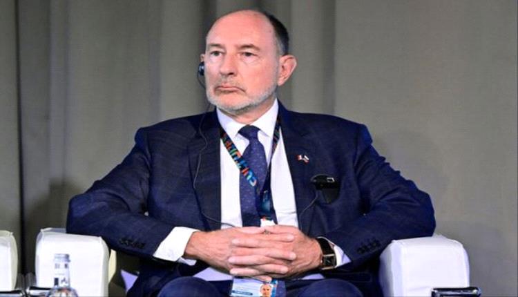أوكرانيا تفرض عقوبات على حفيد الرئيس الفرنسي الأسبق