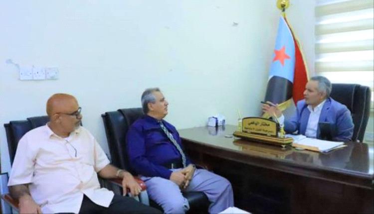 الانتقالي يبحث آليات تعزيز كفاءة عمل المنظمات الإغاثية
