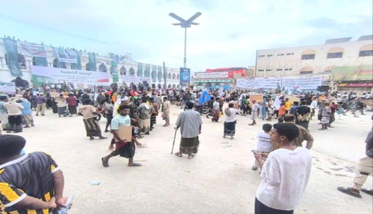 مواطنون غاضبون يعرقلون فعالية إخوانية في المكلا