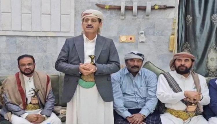 وزير الدفاع يسيء لتاريخ عدن ويختزل دورها في “عاصمة البخور”ويدعوا رئيس حزب الإصلاح بمارب لزيارتها