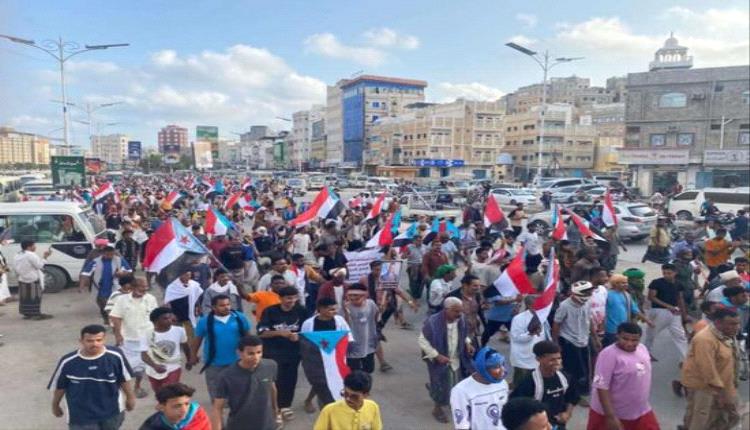 جماهير حضرموت تتمسك بدولة الجنوب وتتحدى الرصاص بسلميتها