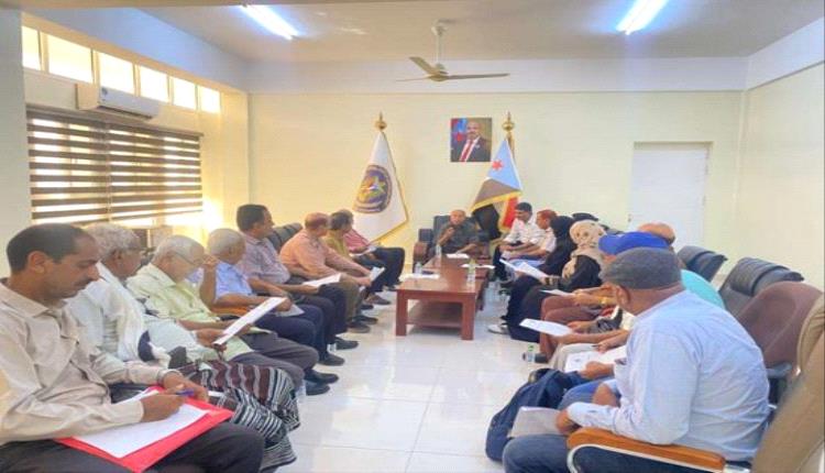 مستشاري الانتقالي يدين استخدام الرصاص الحي ضد متظاهري المكلا