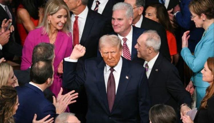 24 نائبا ديمقراطيا بالكونغرس يدعون إلى عزل الرئيس الأميركي