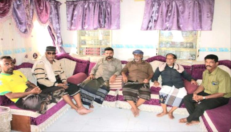 وفد من انتقالي حضرموت يتفقد جرحى تظاهرة المكلا السلمية