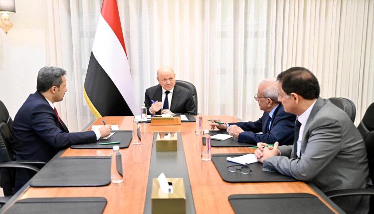 عينة من كشف الإعاشة لهوامير الفساد إنظر الرقم الأخير بالصفحة
