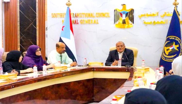 رئيس الجمعية الوطنية يستقبل عددا من القيادات النسوية في عدن..