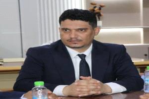 ابن_ناس إن قلنا إنه ابن ناس، فلا نضيف له شرفاً، إنما نمنحه قدره وحقه.