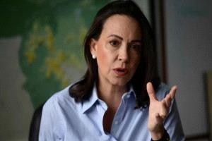 زعيمة المعارضة الفنزويلية تدعو لإجراء الانتخابات في أسرع وقت