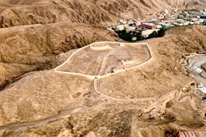 
مهلكة الفرس في عدن: البرج الذي كانت تأكل فيه النسور جثث البشر