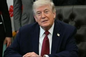 ترامب يعلن تمديد وقف إطلاق النار مع إيران