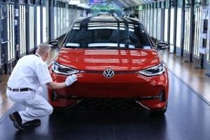 فولكس فاجن تطلق أنظمة أوامر صوتية ذكية لسياراتها في الصين