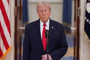 ترامب: سنضرب كل شيء حال عدم التوصل لاتفاق مع إيران