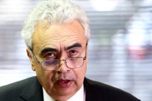 مدير وكالة الطاقة يحذر من نقص وقود الطائرات في أوروبا