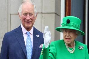الملك تشارلز يُلقي خطابًا تكريميًا في مئوية والدته إليزابيث الثانية
