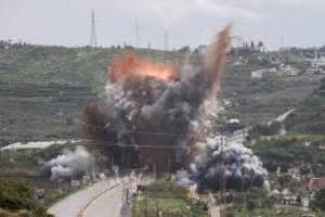 إسرائيل تدمر جسرًا شرقي لبنان