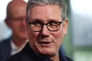 رئيس وزراء بريطانيا يقاوم مطالب بالاستقالة