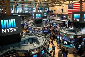 بداية التداولات.. المؤشرات الأمريكية تلامس مستويات تاريخية