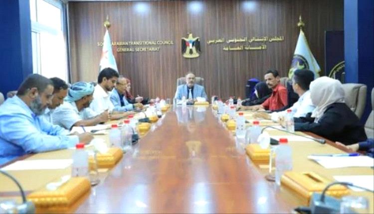 سياسية الانتقالي تثمن قرارات الرئيس الزُبيدي لتعزيز العمل المؤسسي
